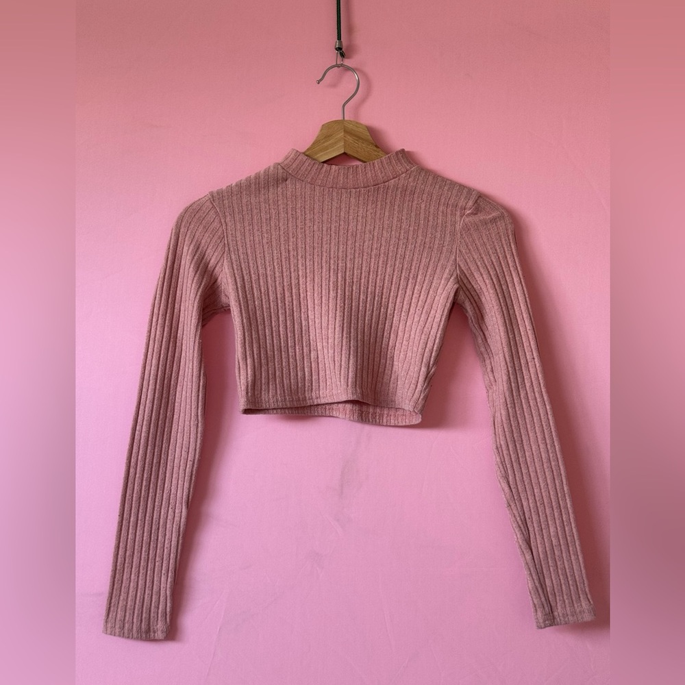 💖PINK RIBBED TURTLE NECK FORM FITTING CROP TOP💖